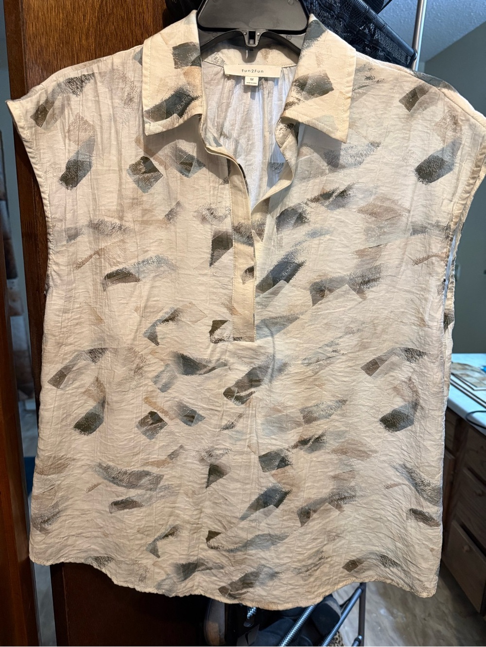 fun 2 fun Cream Short-Sleeve Collared Blouse with Abstract Gray Brushstrokes